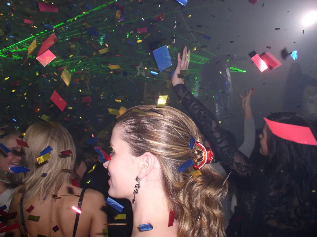 Купить конфетти хлопушки оптом недорого — Покров 