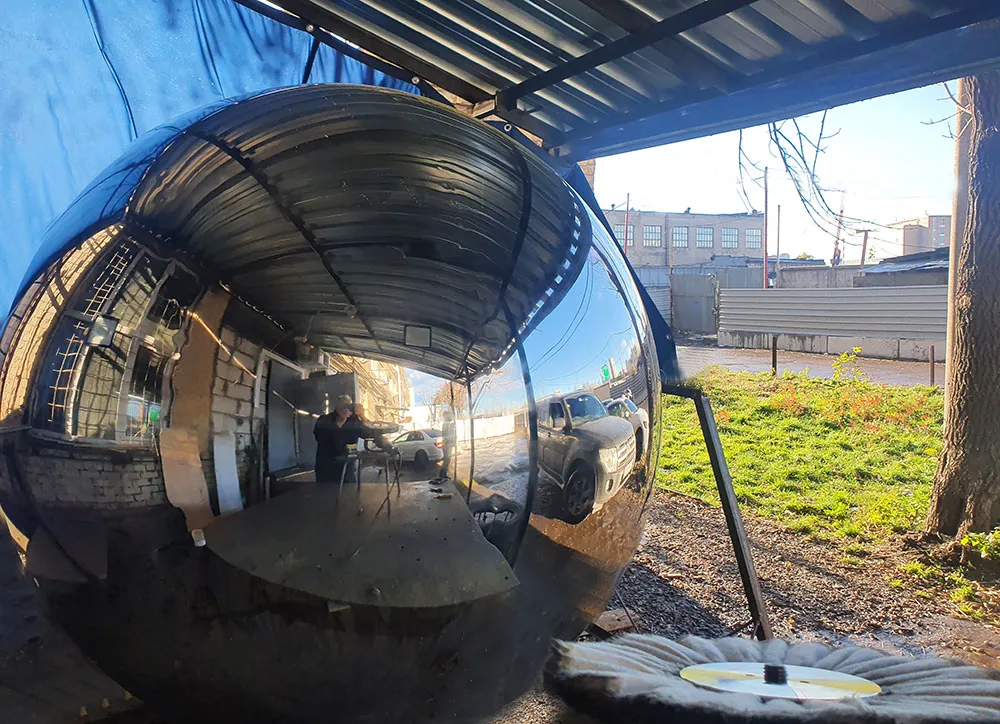 Зеркальный шар из нержавеющей стали - диаметр 2 метра Покров Зеркальный шар из нержавеющей стали - диаметр 2 метра Покров