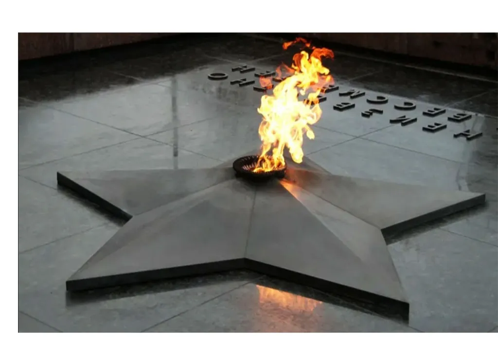 Звезда вечного огня из чугуна в Покрове